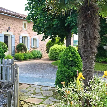Casa de Férias Maison Lotus - Groupes Et Familles, Sejour Nature Au Coeur Du Perigord Saint-Martial-de-Valette